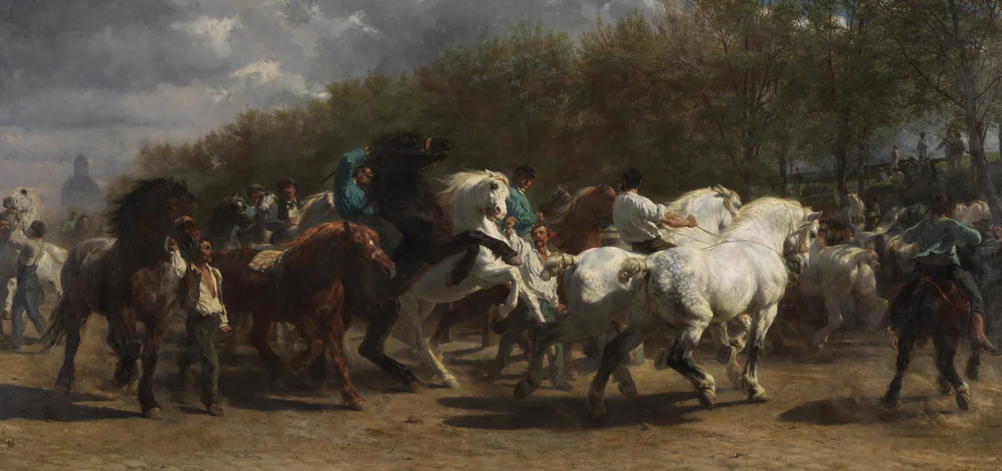 Pintura de grande formato de um mercado de cavalos ao ar livre: sob um céu de nuvens escuras, uma fila de cavalos pardos, negros e brancos, alguns empinados, é conduzida por homens de camisa clara e casaco azul-esverdeado; poeira no chão, árvores ao fundo.
